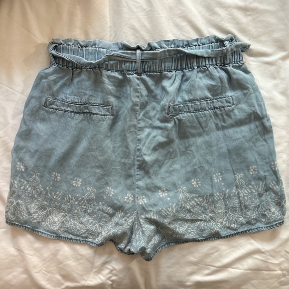 Floral High Waisted Shorts - Picture 3 of 4